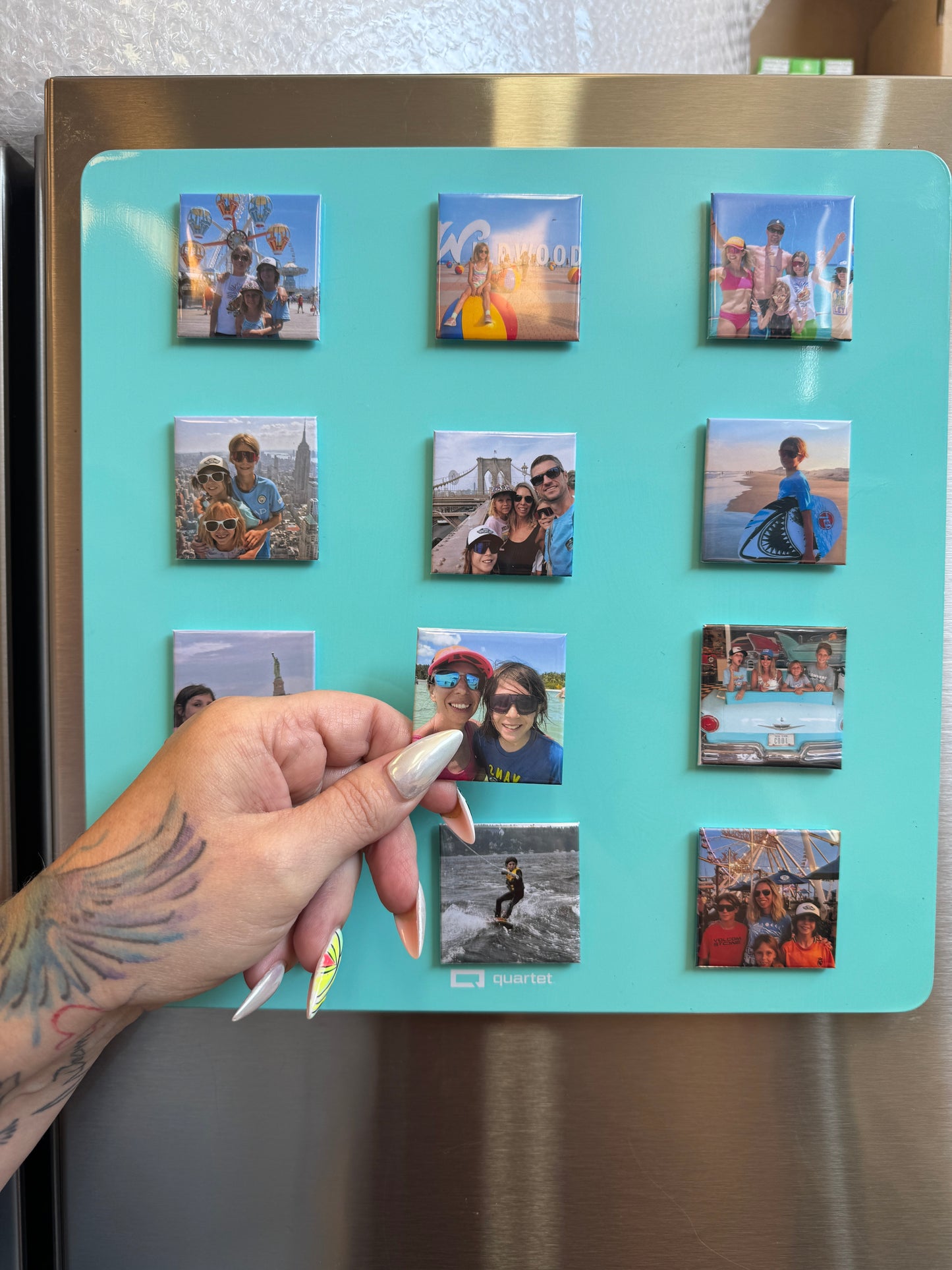 Custom 2"x2" Fridge Magnets – Personalized Sets of 6, 9, or 12 | Aimants personnalisés 2"x2" pour frigo – Ensembles de 6, 9 ou 12