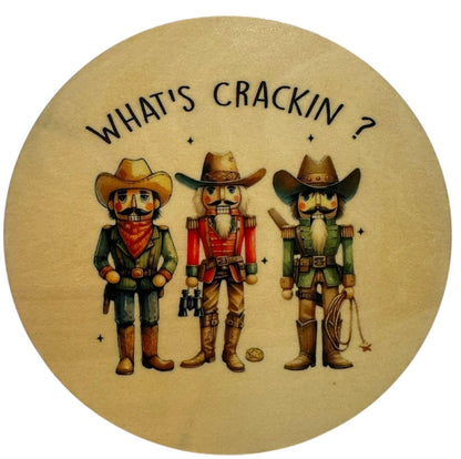 What’s Crackin’? Cowboy Nutcracker Mug & Coaster Set/Ensemble Tasse & Sous-Verre « What’s Crackin’ ? » Style Casse-Noisettes Cowboys – 12oz