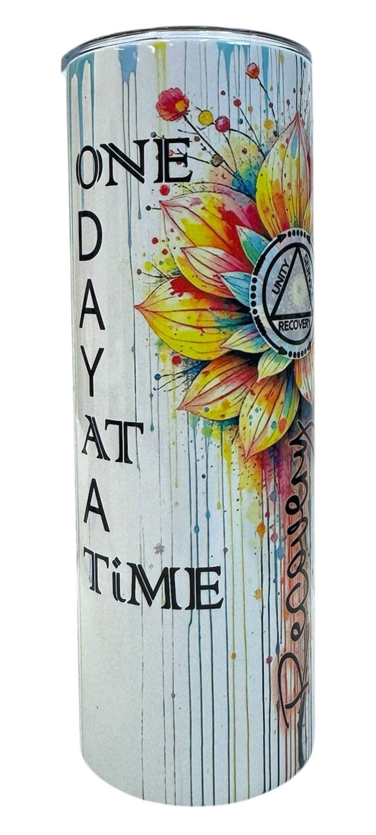 20oz Isothermic Tumbler with Sip Lid – French Serenity Prayer, Colourful Flower & AA Recovery “One Day at a Time” Design/Gobelet isothermique 20oz couvercle à boire prière sérénité français