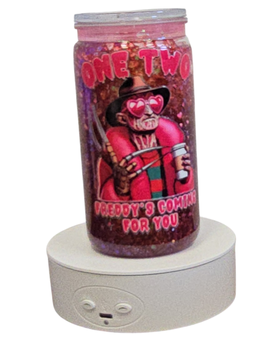 Freddy Krueger 16oz Halloween Snowglobe Tumbler with Straw / Gobelet d’Halloween Freddy Krueger 16oz avec paille