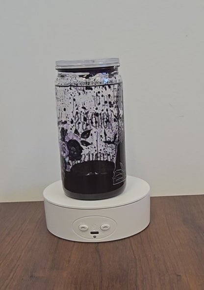 Wednesday Addams Black Blood Drip 16oz Halloween Snowglobe Tumbler with Straw – “In a World Full of Mondays, Be a Wednesday” / Gobelet d’Halloween Mercredi Addams Effet Sanglant Noir 16oz avec paille – « Dans un monde plein de lundis, sois une Mercredi