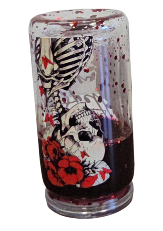 Skeleton & Skull Blood Drip 16oz Halloween Snowglobe Tumbler with Straw / Gobelet d’Halloween Gouttes de Sang 16oz avec paille (Copy)